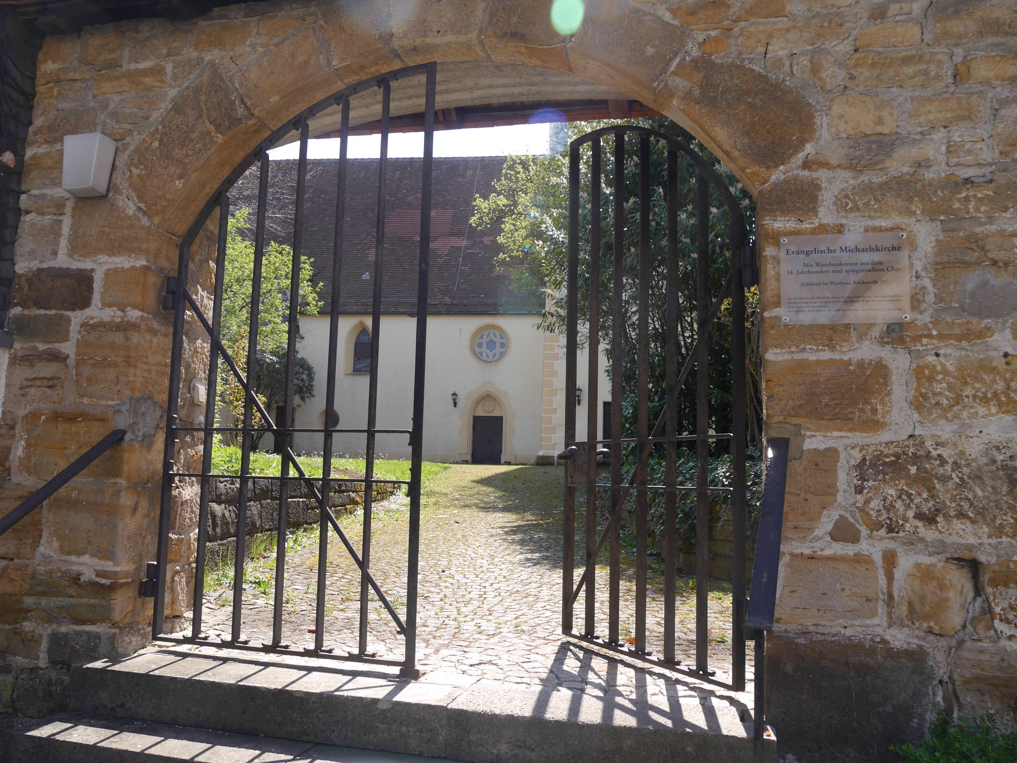  Eingang Michaelskirche 